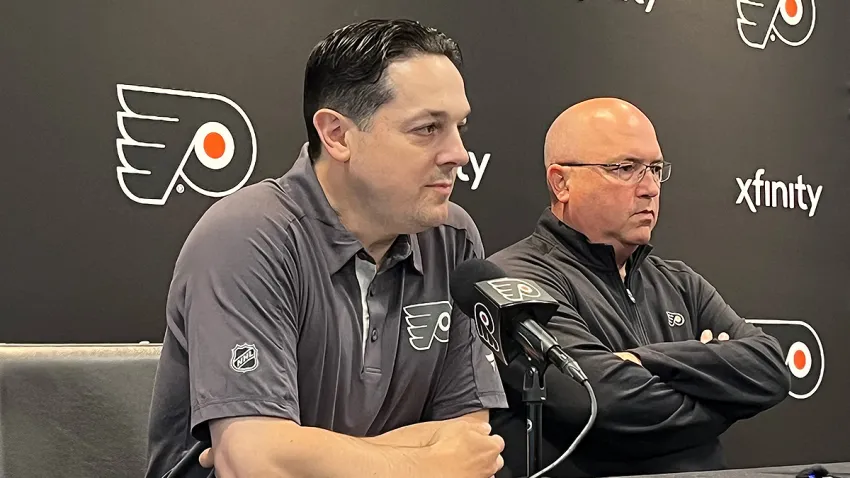 Danny Briere, Brent Flahr